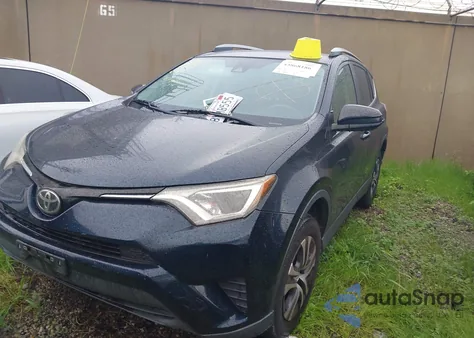 2017 Toyota Rav4 Le z USA, uszkodzony, nr VIN JTMBFREVXHJ710903